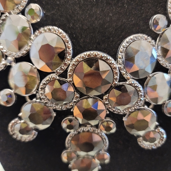 Necklace/Earring set - Picture 3 of 4